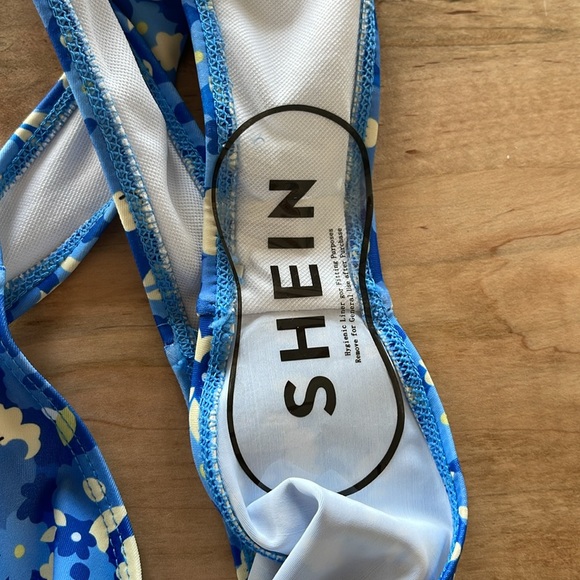 NWT SHEIN Floral Tie Front Bikini Small - Picture 4 of 8